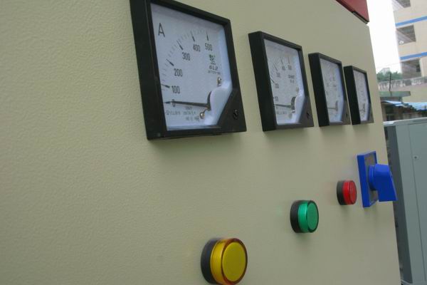 千山配电箱-3683讲讲配电箱的操作和检修步